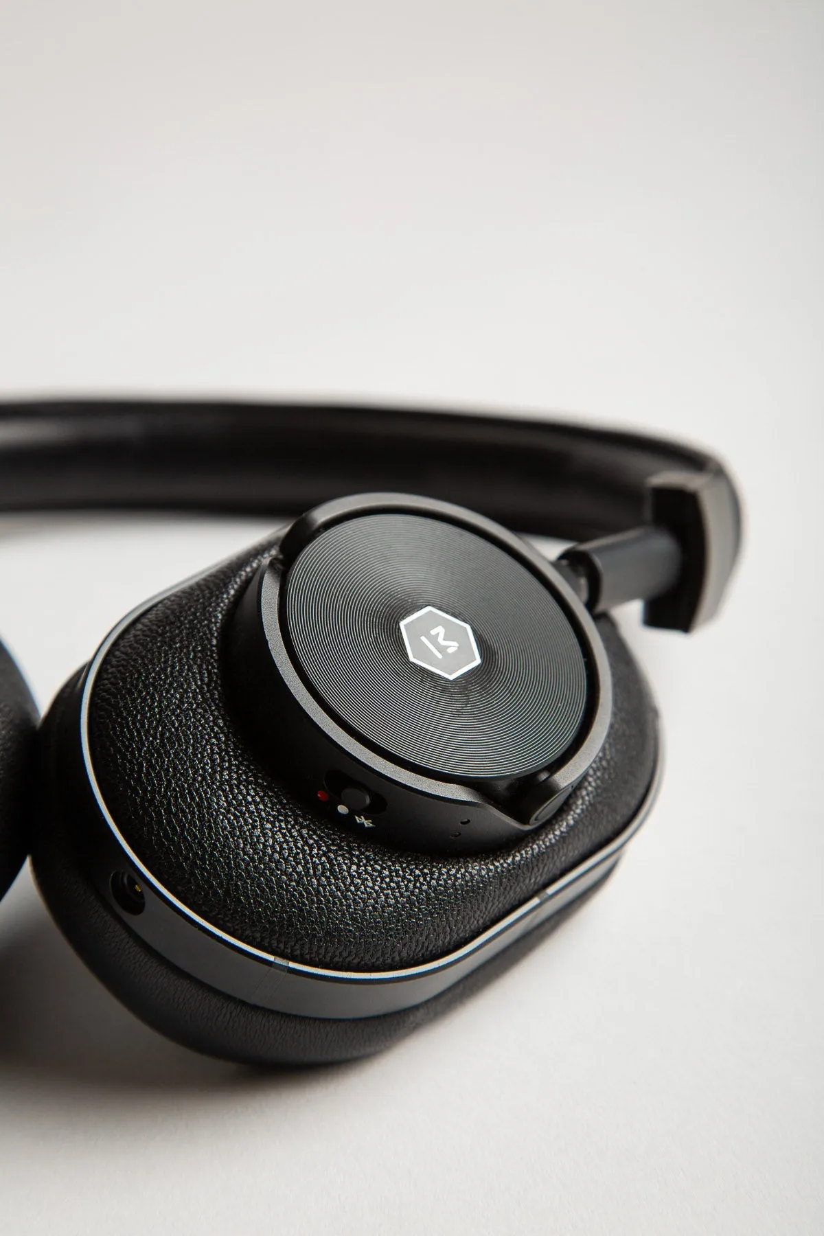 MASTER & DYNAMIC | MW60 WIRELESS HEADPHONES