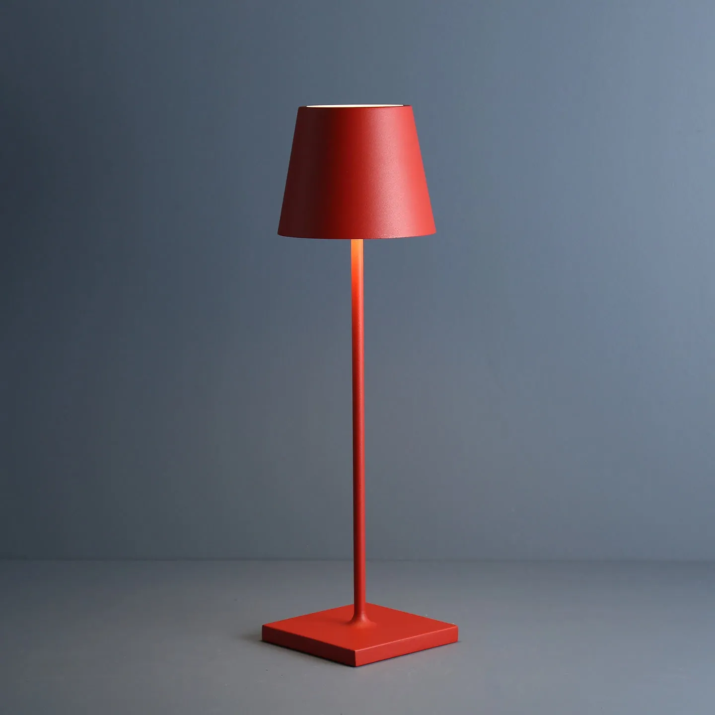 Wireless LED Table Lamp / Red